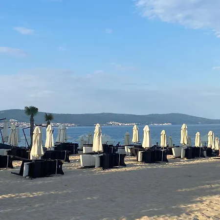 Апартамент Avalon D202 Private Sunny *