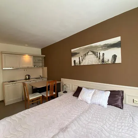 Avalon D202 Private Sunny